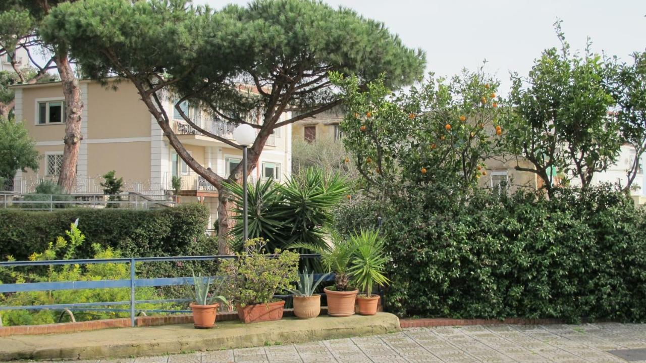La Casetta Di Posillipo Наполи Екстериор снимка